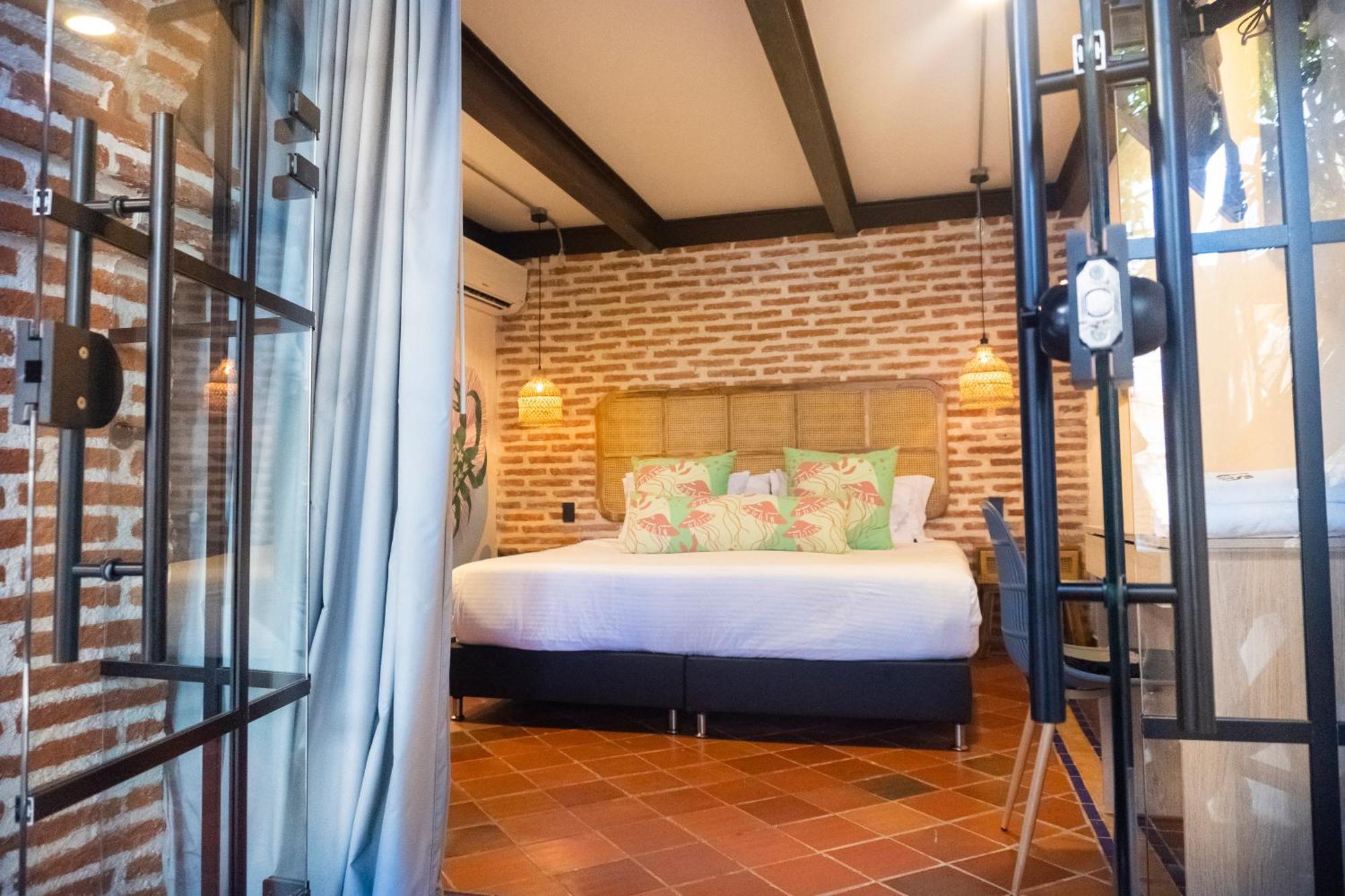 Patios Hostel *